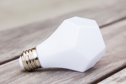 Nanoleaf-Gem-LED-Bulb-2