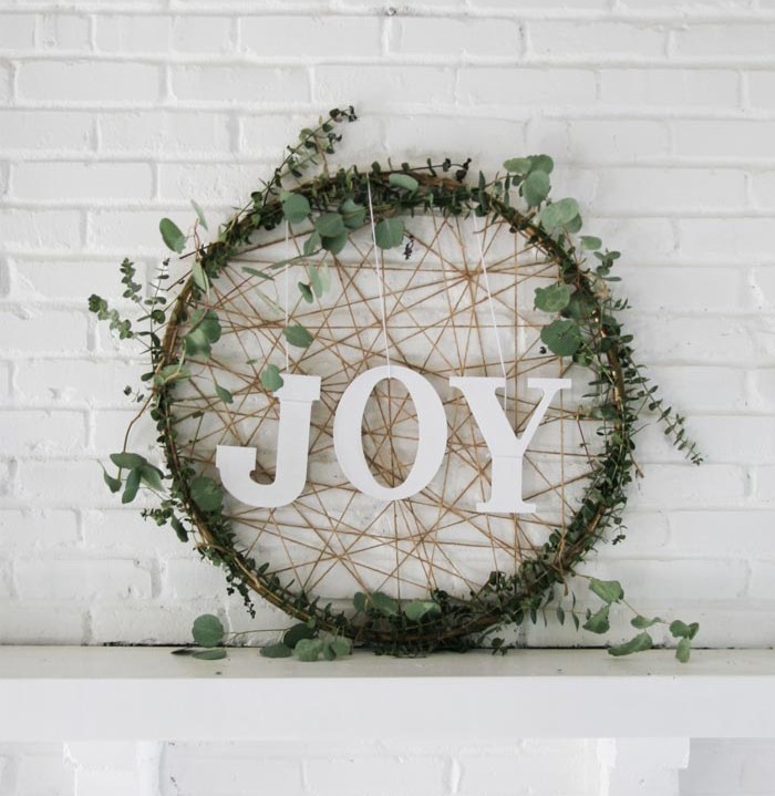 DIY-HOLIDAY-WREATH