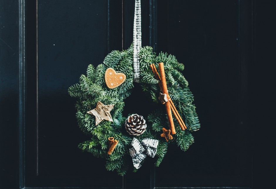 Optie 3 - Unsplash voordeur kerstkrans